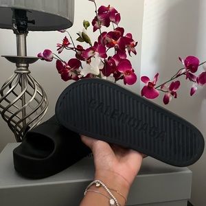 Balenciaga pool slides